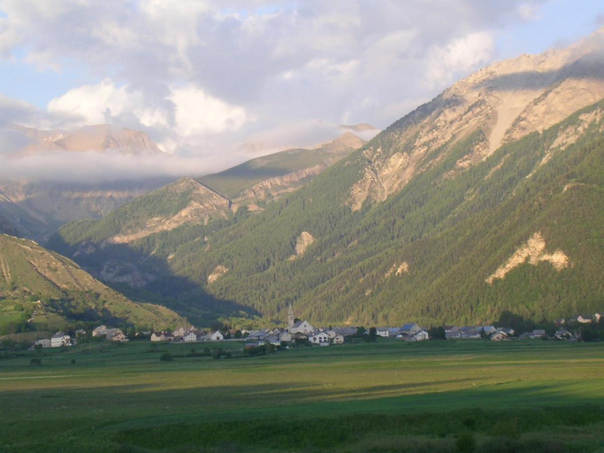 Hotel Restaurant Le Chamois Ancelle Εξωτερικό φωτογραφία